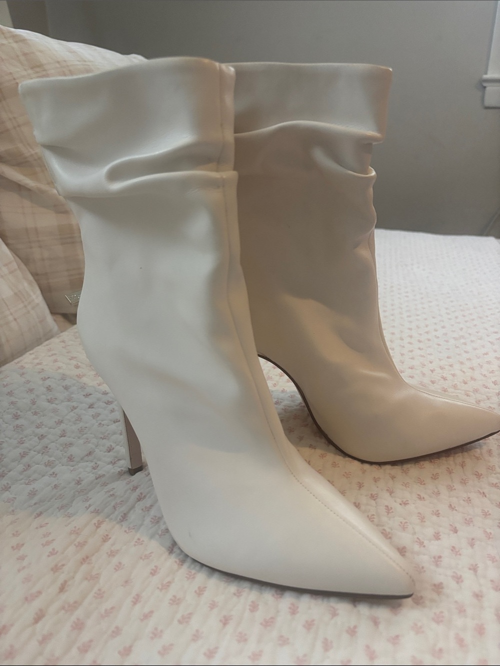 Jessica Simpson White Pointed Toe Stiletto Ankle Boots - Picture 2 of 5